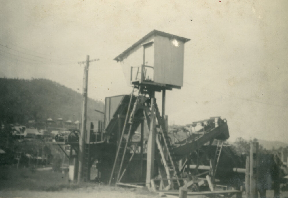 Sand washer, Somerset Dam construction