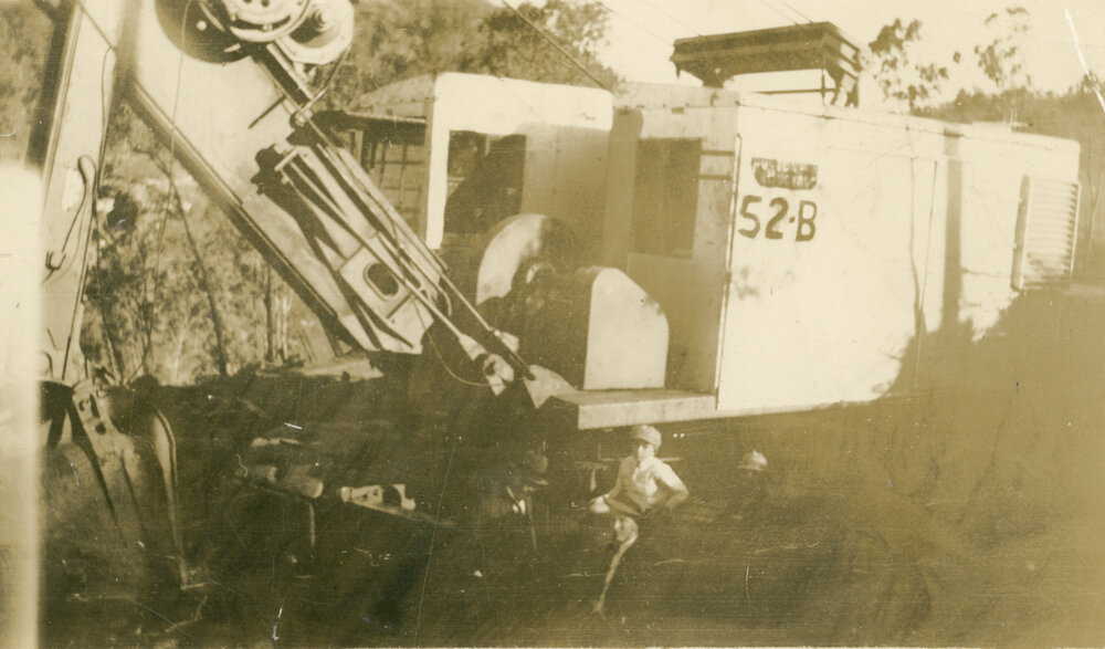 Electric shovel in the quarry, Somerset Dam construction