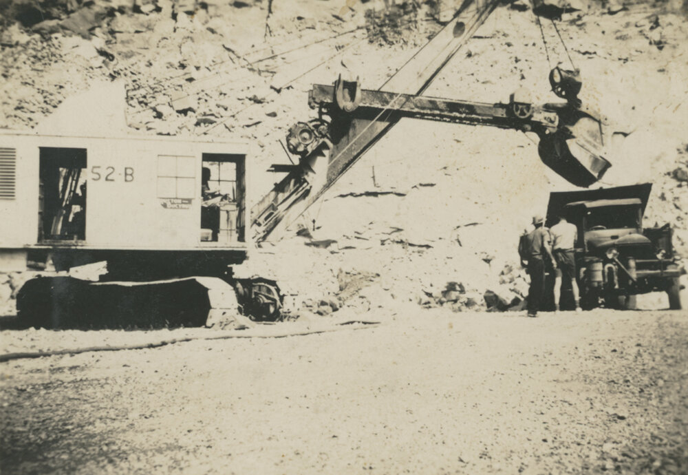 Electric shovel in the quarry, Somerset Dam construction