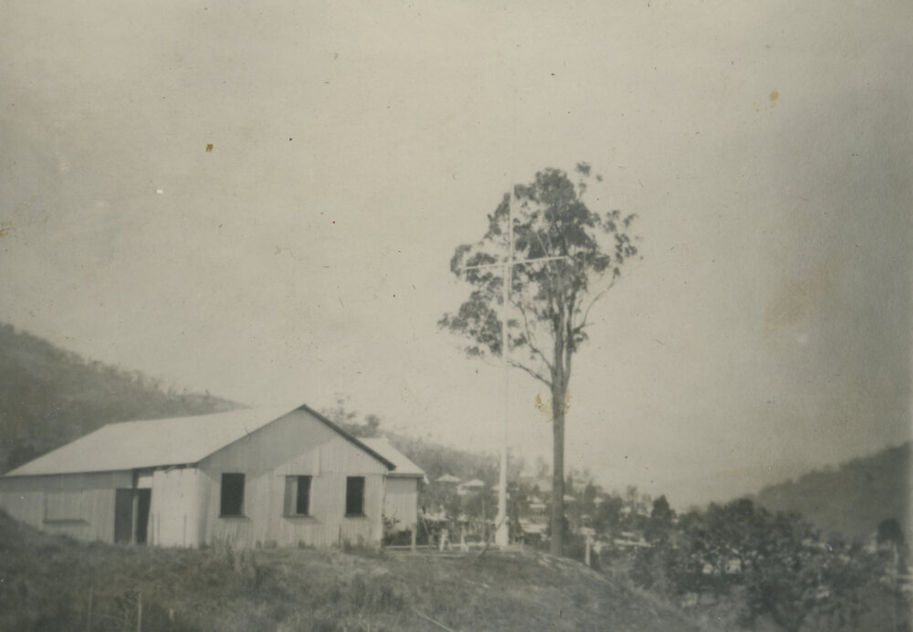 Somerset Dam scouts' den