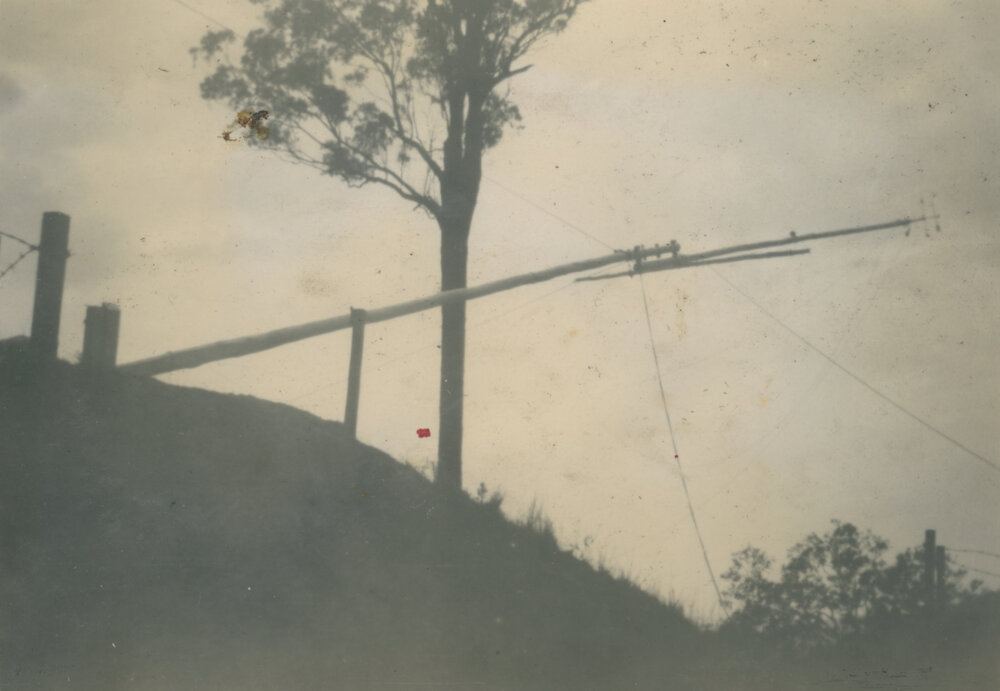 Somerset Dam scouts den flag raising 