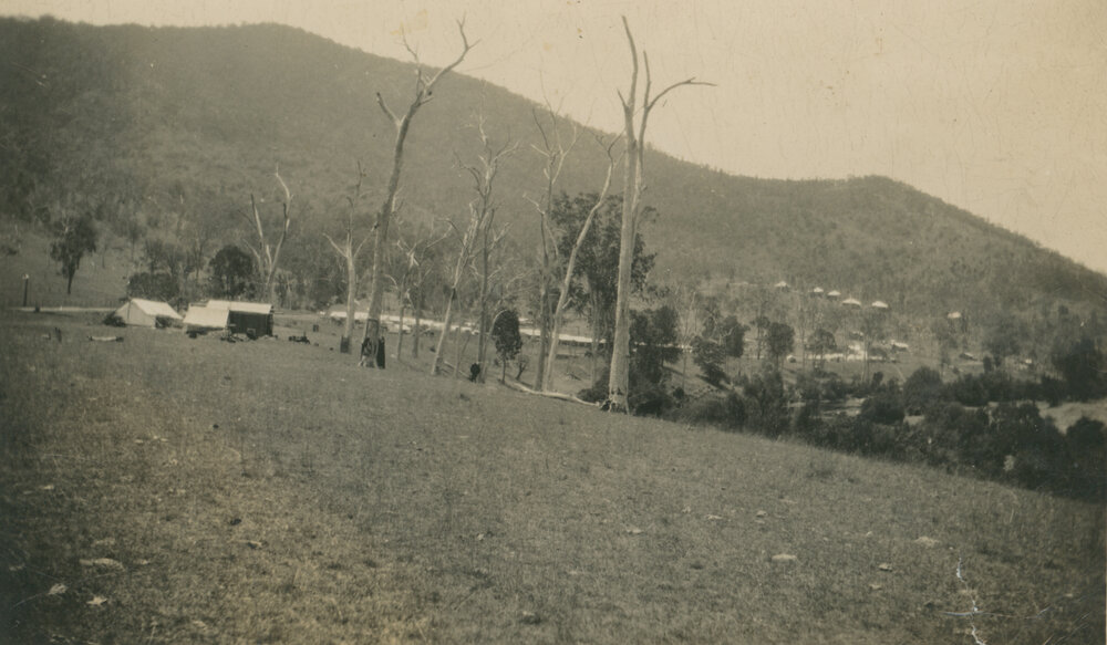 Somerset Dam town early stages