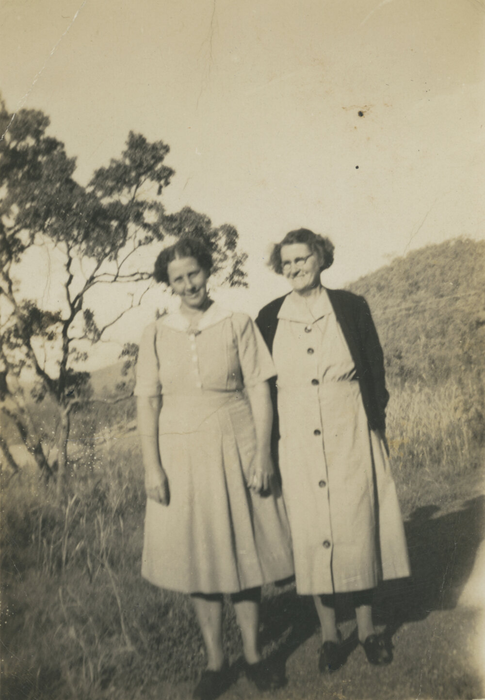 Two female residents of Somerset Dam township 