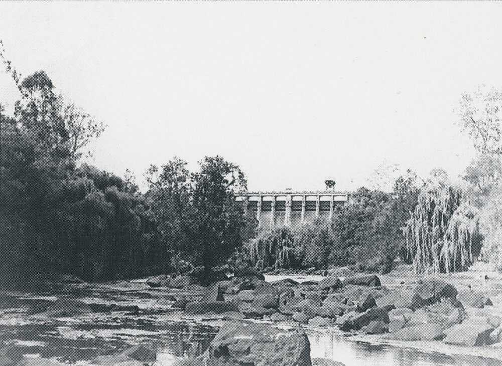 Stanley River looking upstream toward the Somerset Dam wall