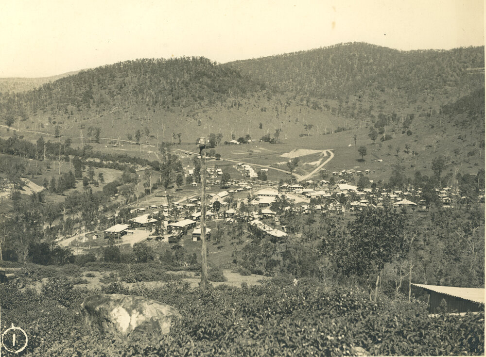 Somerset Dam Township from Earles Lookout