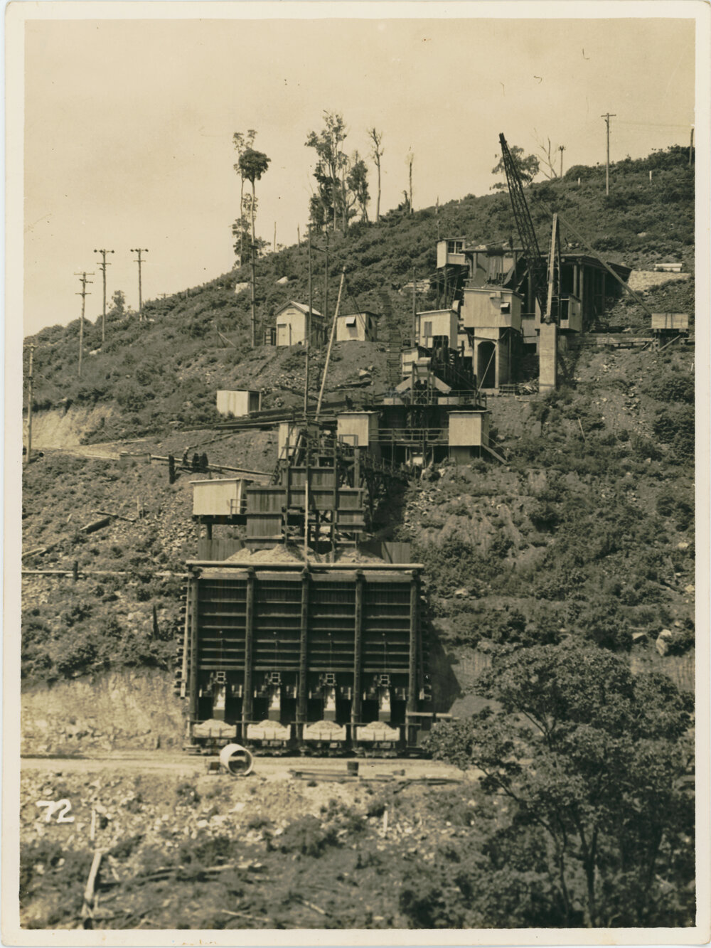 Rock crushing plant used at the Somerset Dam construction site