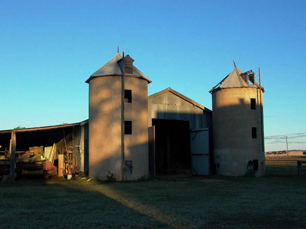 Mud brick silos at Sefton&rsquo;s Bridge, Toogoolawah