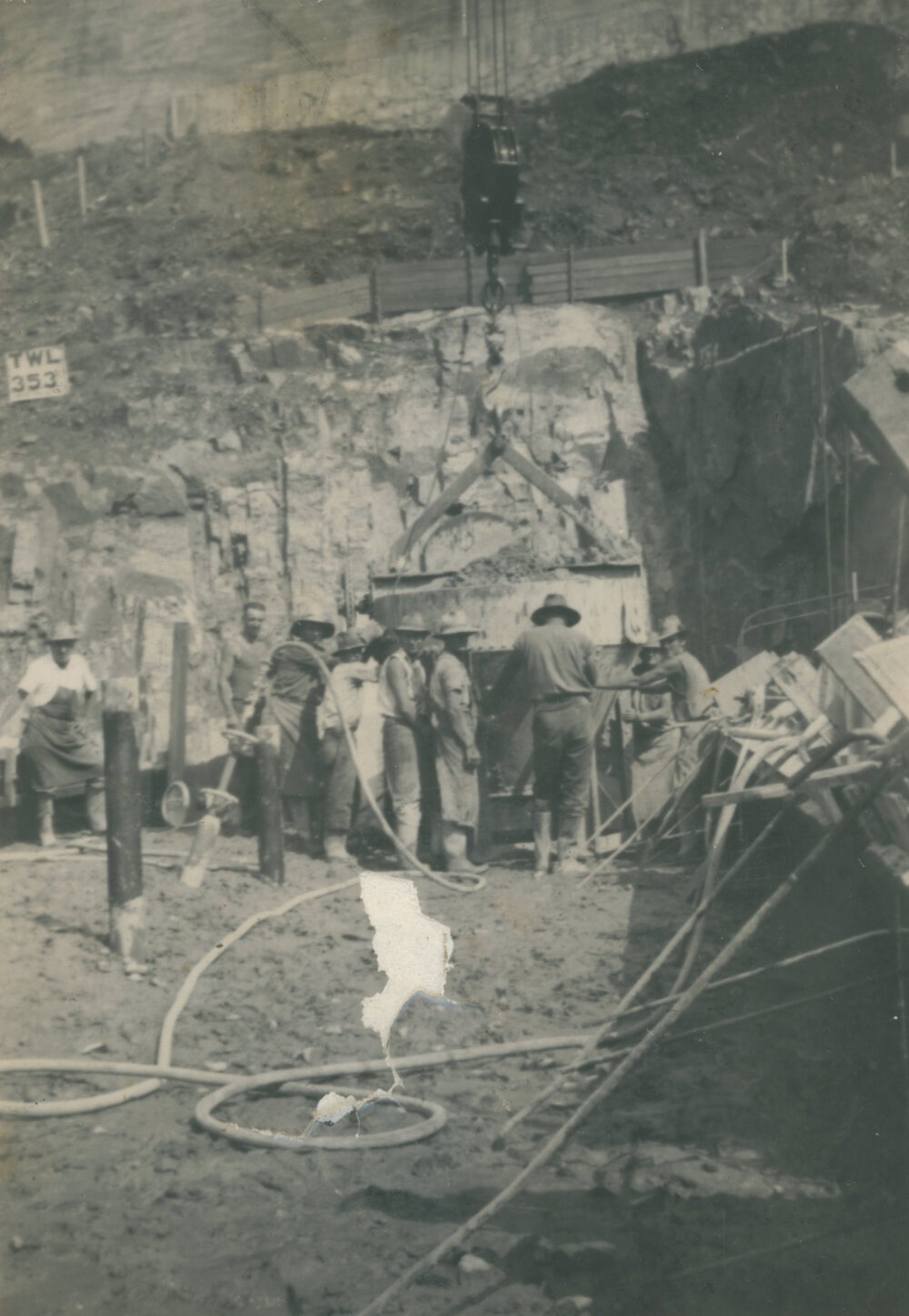 Pouring concrete on top of the dam wall, Somerset Dam construction