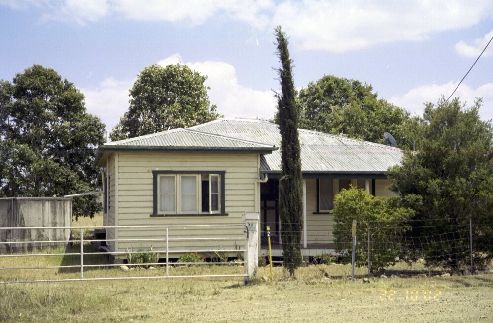 2 Macfarlanes Road, Bryden, 2002