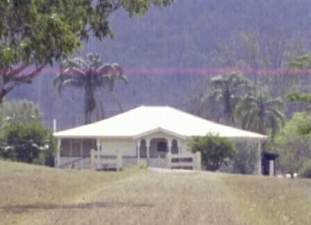 House at 307 Stanley Pocket Road, Somerset Dam, 2002