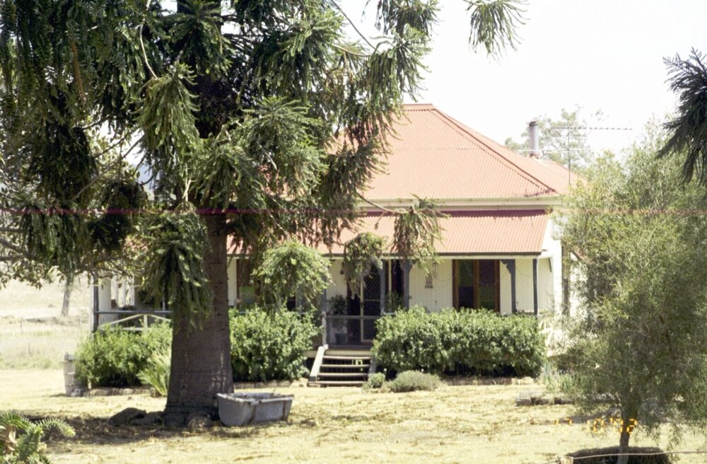 House at 391 Dunore Street, Crossdale, 2002