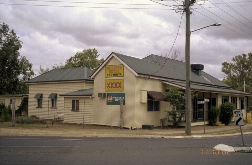 Bellevue Hotel in Coominya, 2002