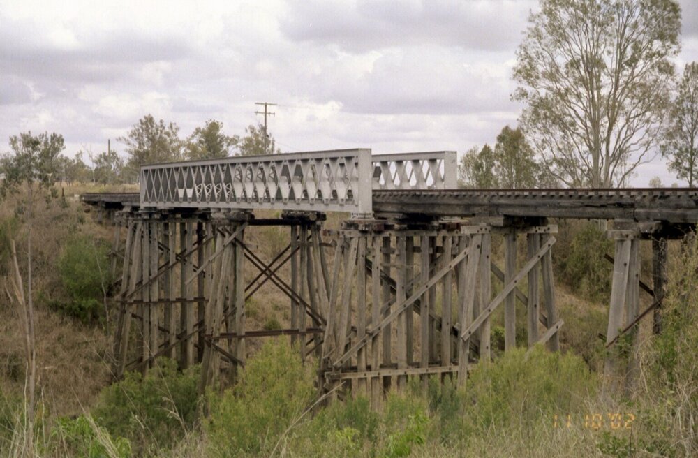 Lockyer railway bridge in Clarendon, 2002