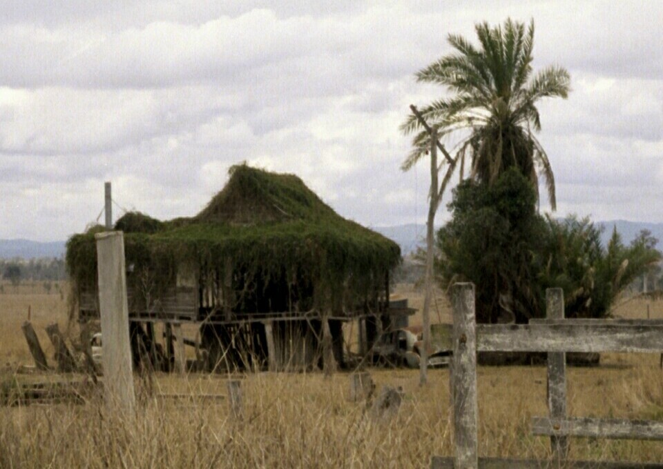 Ruined house, 240 Mahon Road, Clarendon, 2002