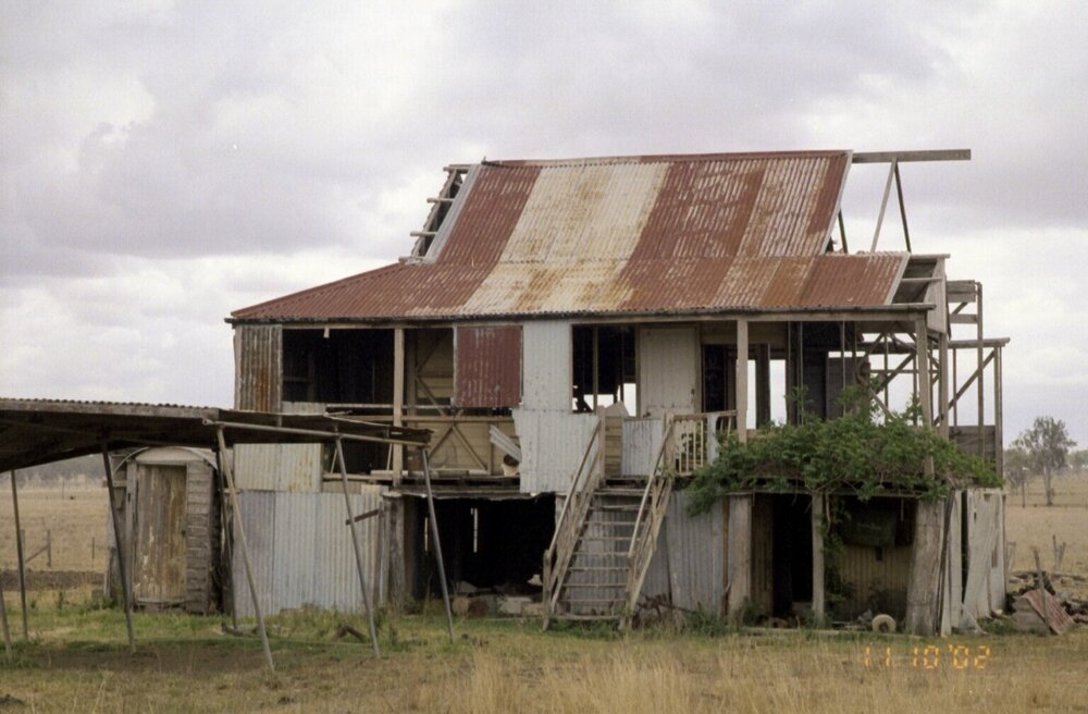 Ruined house, 541 Manon Road, Clarendon, 2002