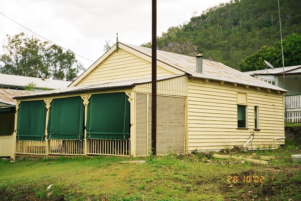 Building on George Street, Somerset Dam, 2002