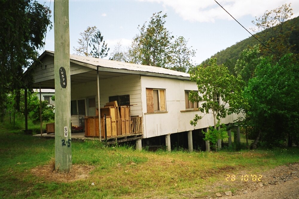 Old building on corner of Albert and George Street, Somerset Dam, 2002