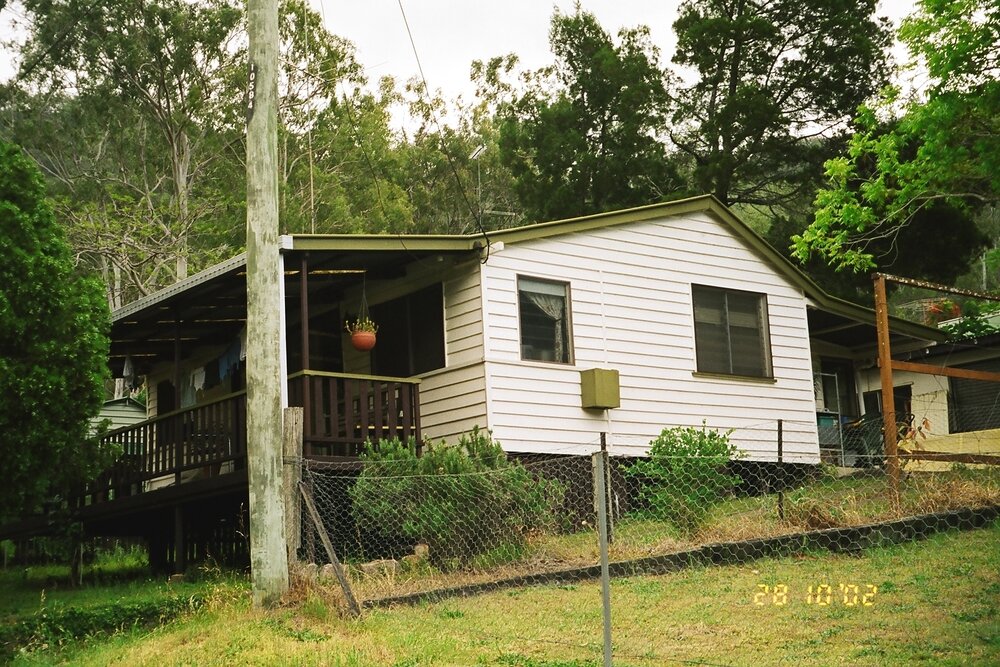 House on First Avenue, Somerset Dam, 2002
