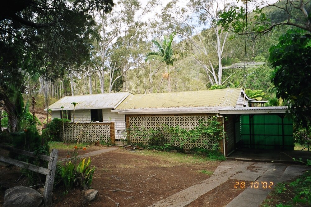 House on Main Street, Somerset dam, 2002