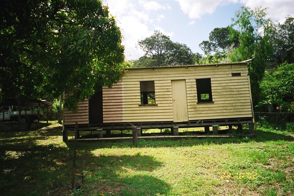Old building on Edward Street, Somerset Dam, 2002