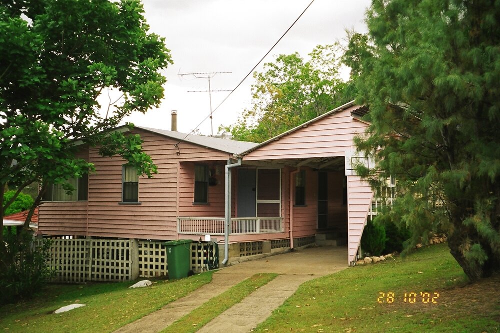 House on Second Avenue, Somerset Dam, 2002