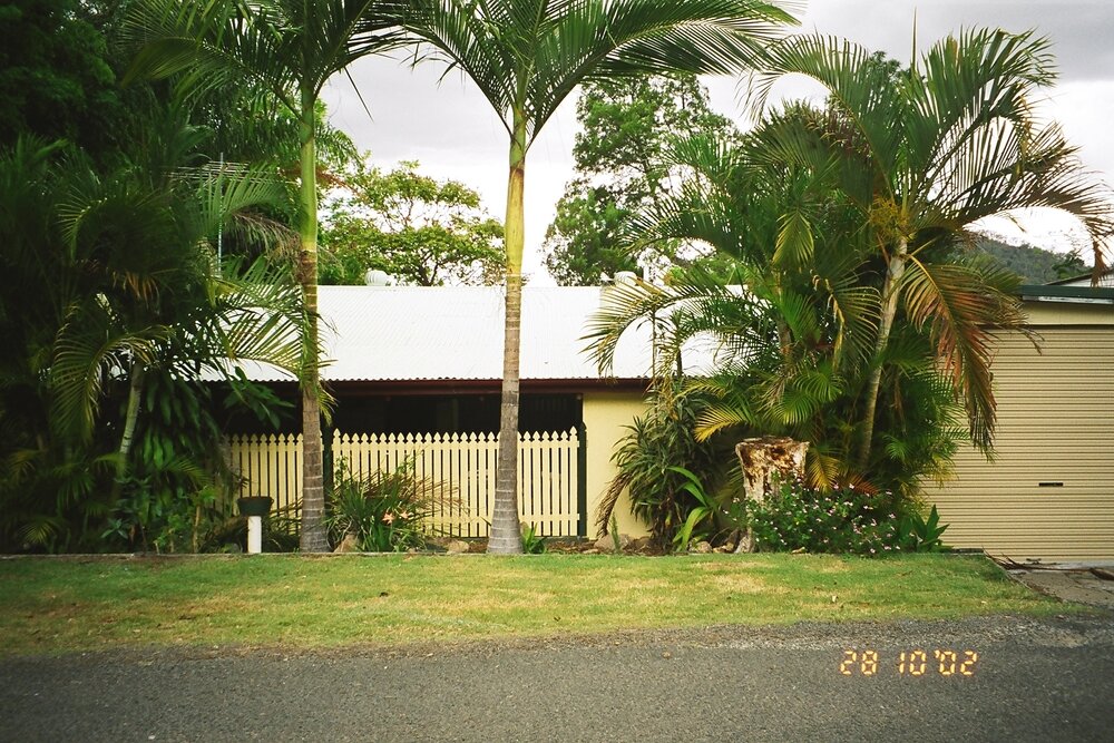 House on Second Avenue, Somerset Dam, 2002