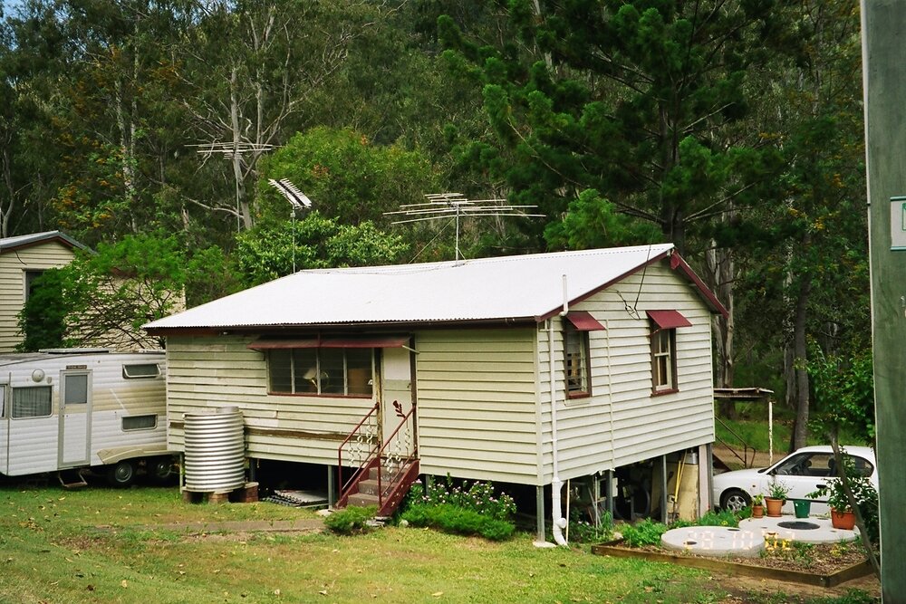 Cottage opposite 25 Somerset Dam, 2002