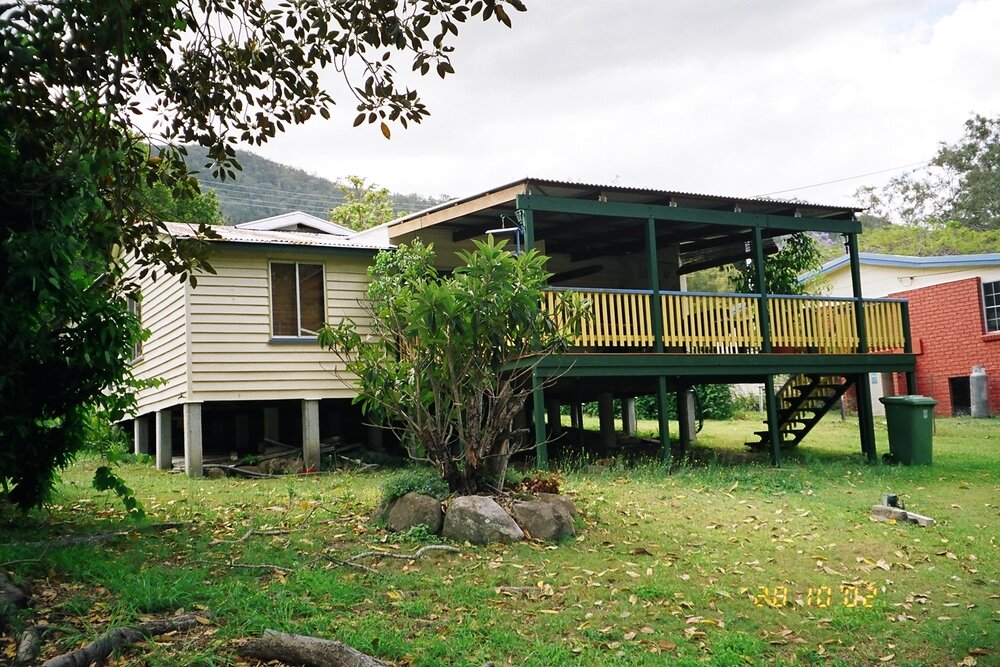 Cottage on Jubilee Street, Somerset Dam, 2002