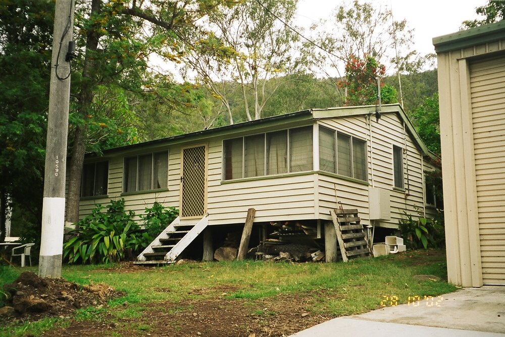 House on Second Avenue, Somerset Dam, 2002