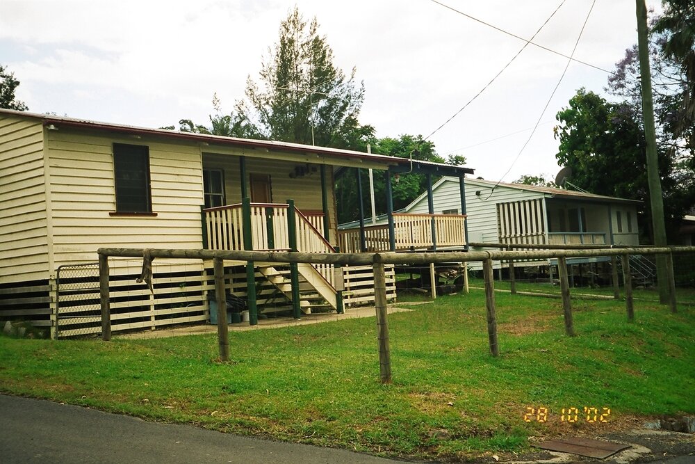 Two cottages on Second Avenue, Somerset Dam, 2002