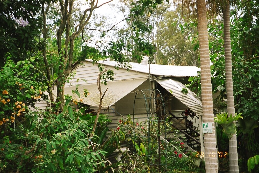 House on corner of Second Avenue and George Street, Somerset Dam, 2002