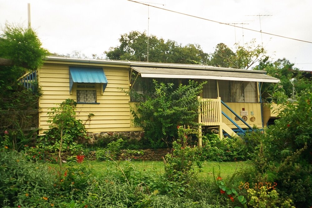 House on Second Avenue, Somerset Dam, 2002