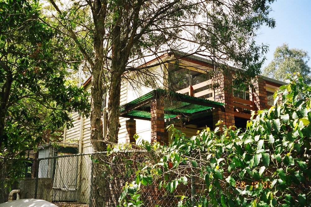 Cottage on Gipps Street, Somerset Dam, 2002