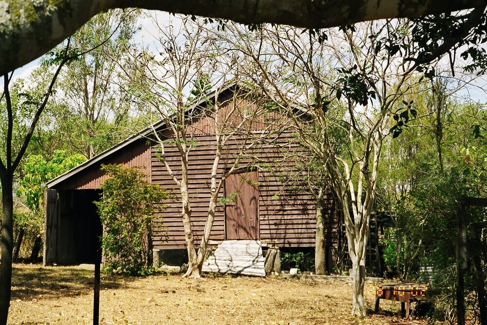 Old shop building on Mt Beppo Road, 2002