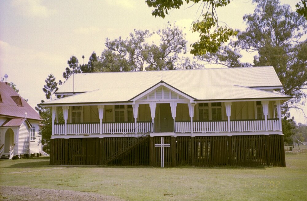 Unidentified building, Esk Shire Region, 2002