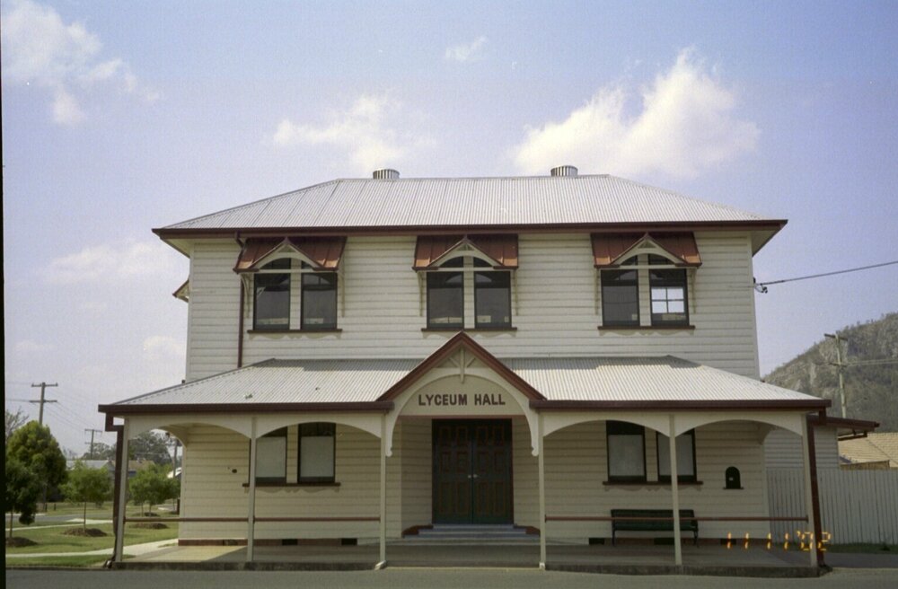 Unidentified building, Esk Shire Region, 2002