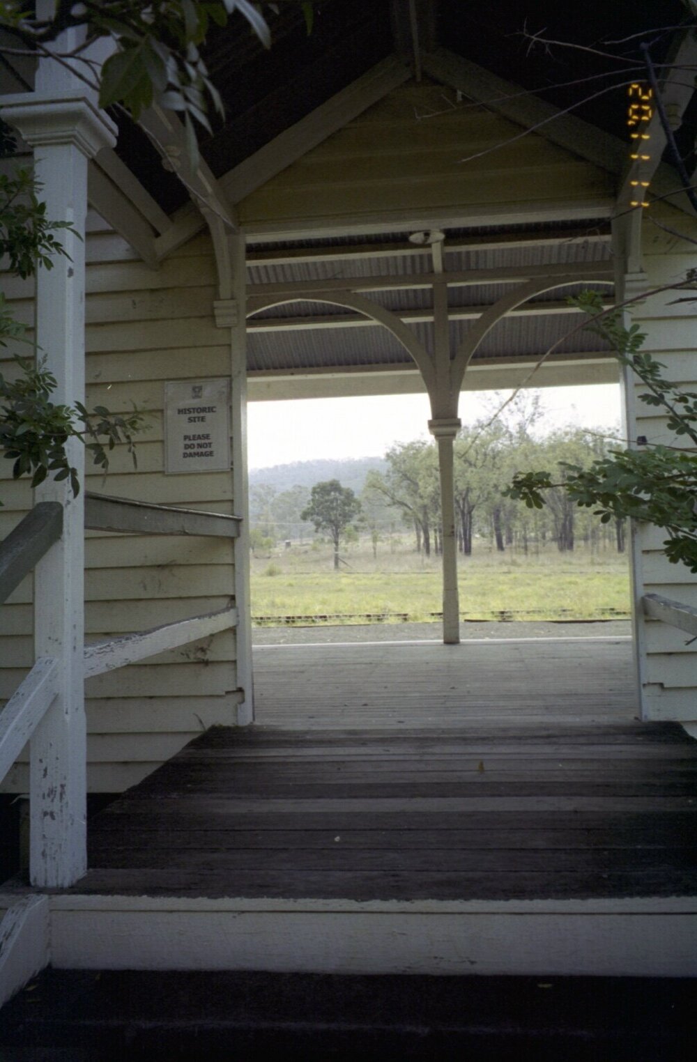 Unidentified building, Esk Shire Region, 2002