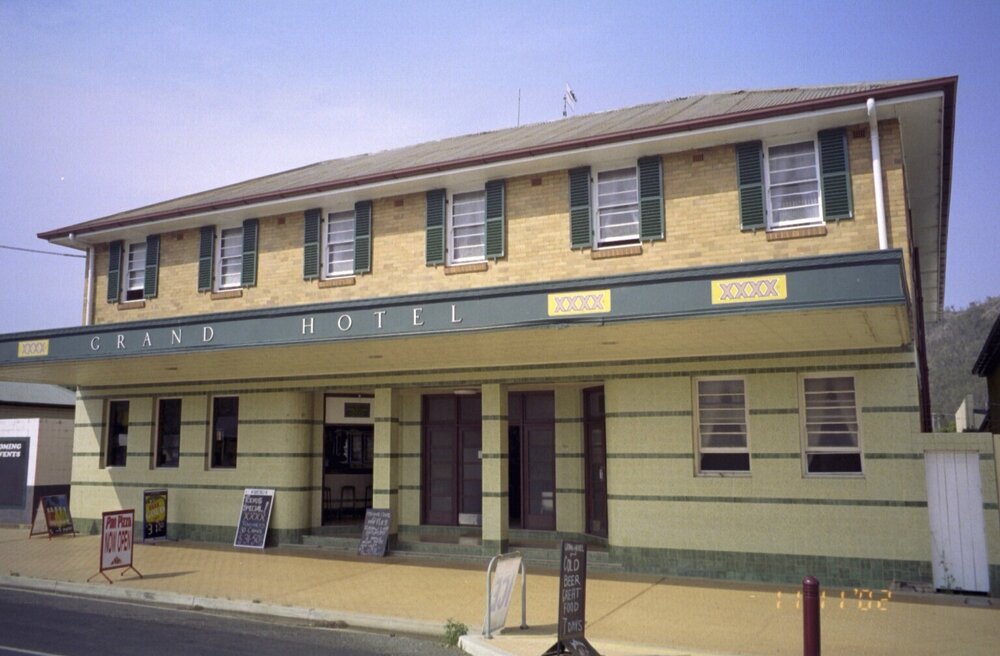 Grand Hotel, Esk, 2002