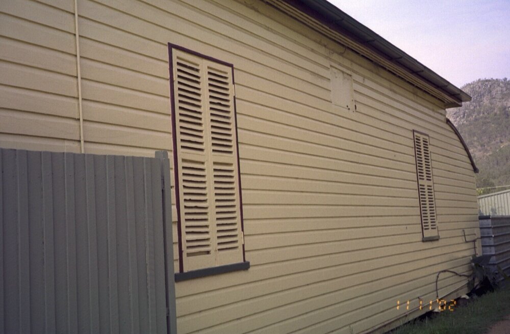 Unidentified building, Esk Shire Region, 2002