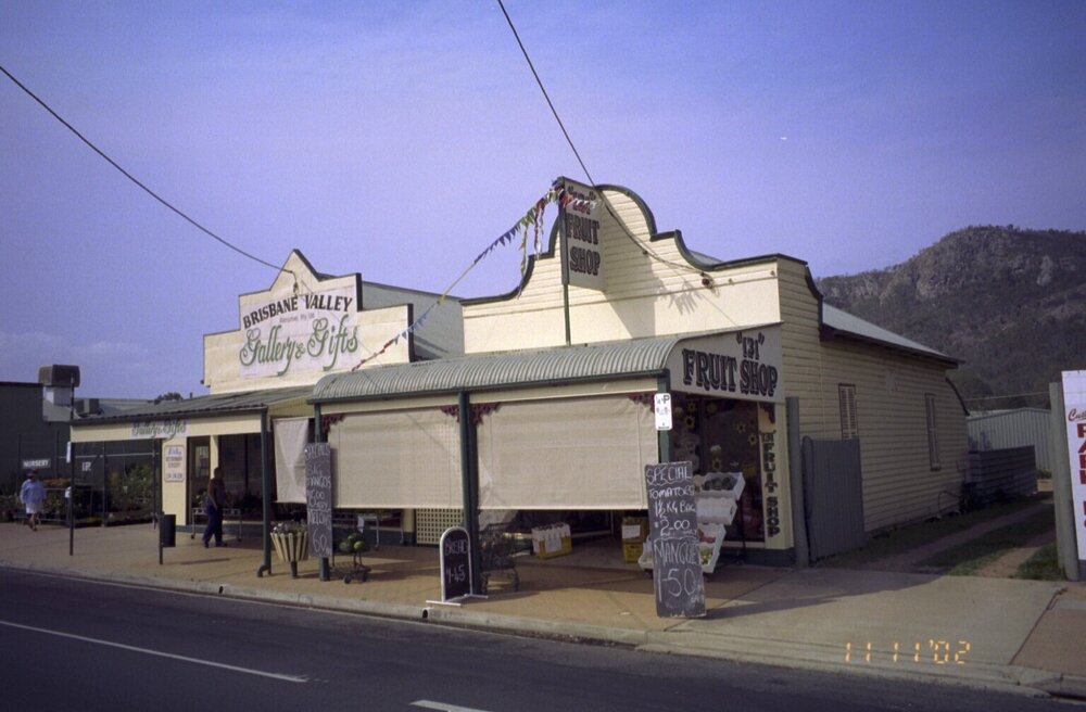 Brisbane Valley Gallery and Gifts and fruit shop, Esk, 2002