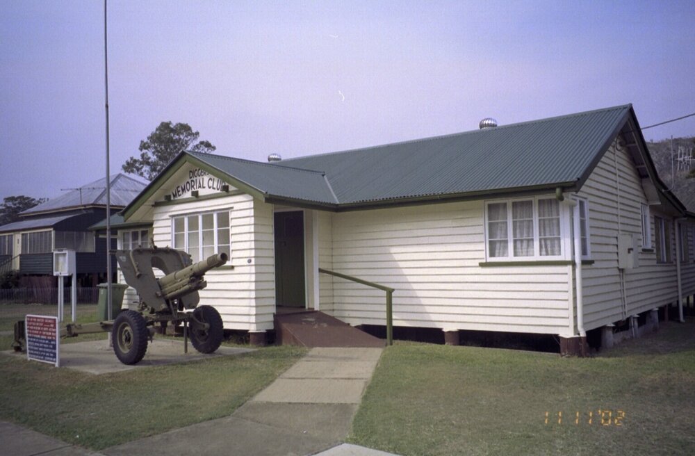 Diggers Memorial Club, Esk, 2002