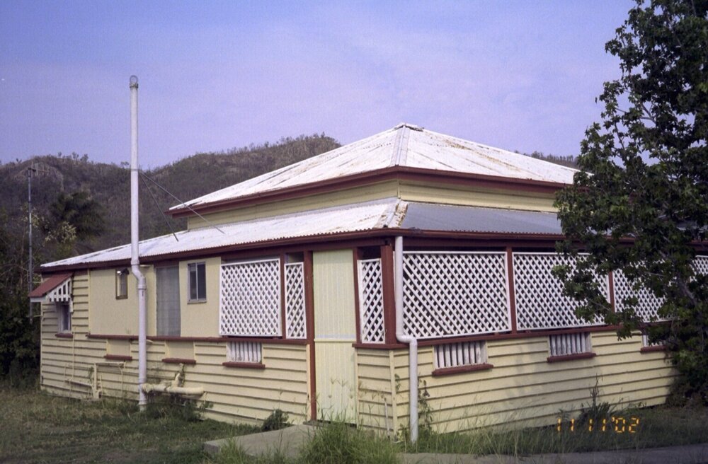 Unidentified building, Esk Shire Region, 2002
