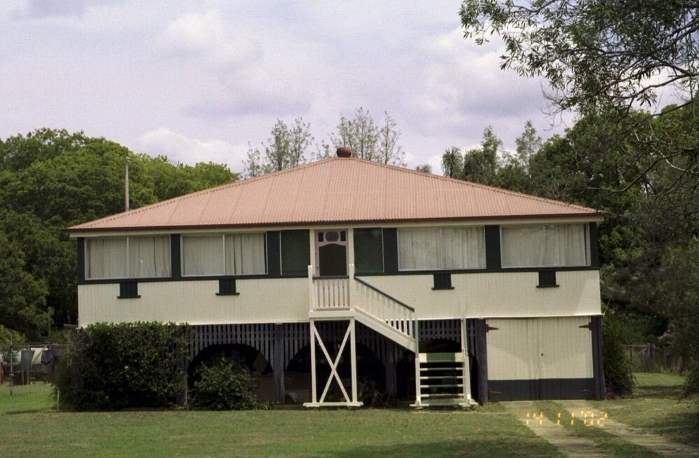 Unidentified building, Esk Shire Region, 2002