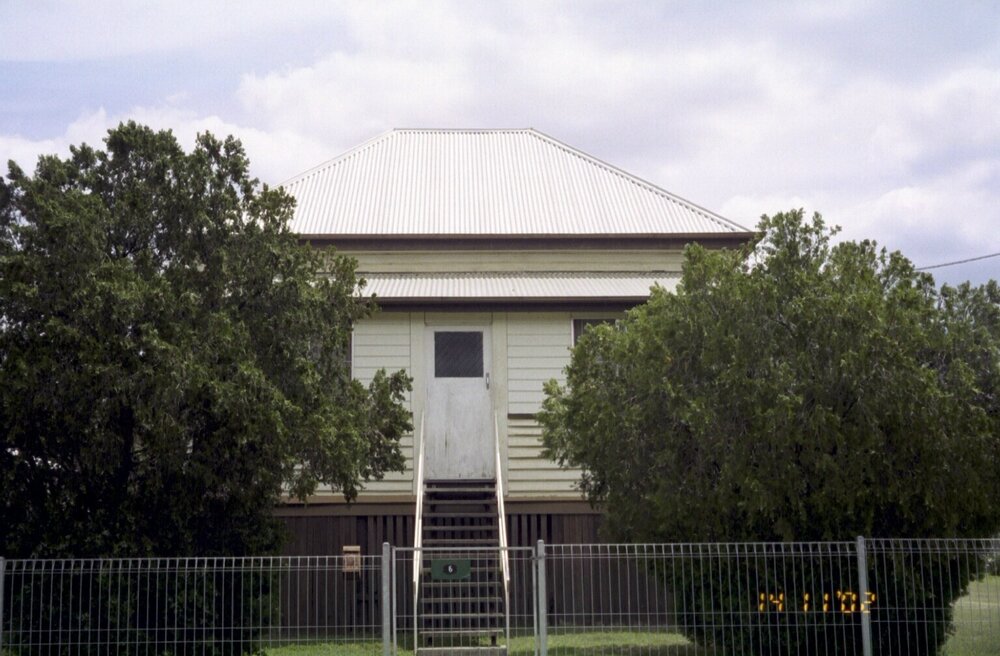 Unidentified building, Esk Shire Region, 2002