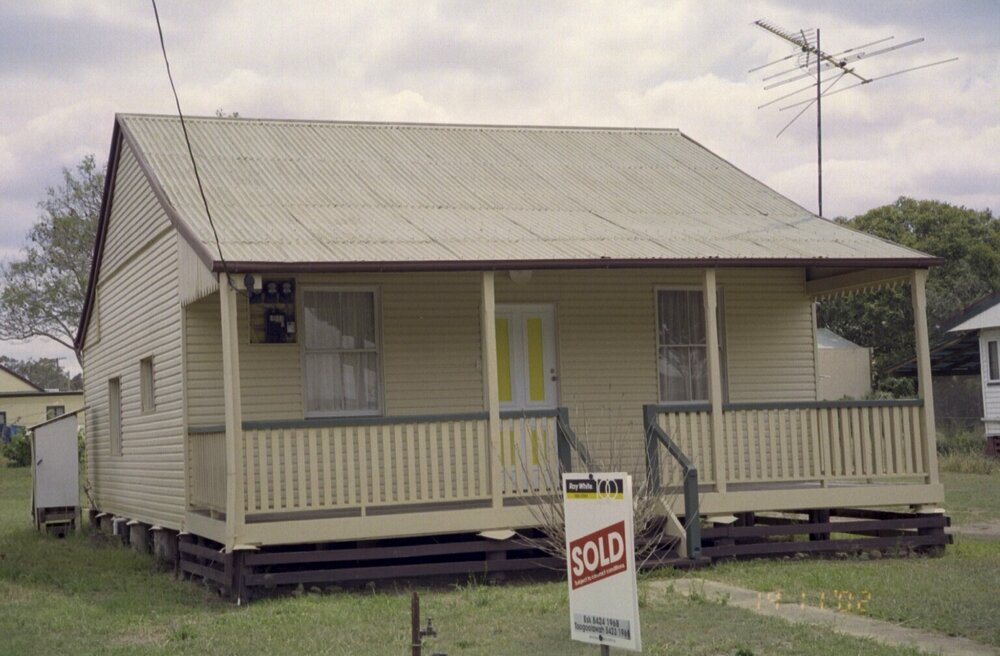 Unidentified building, Esk Shire Region, 2002