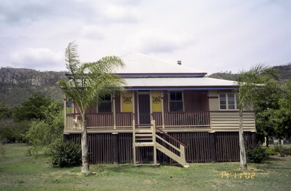 Unidentified building, Esk Shire Region, 2002