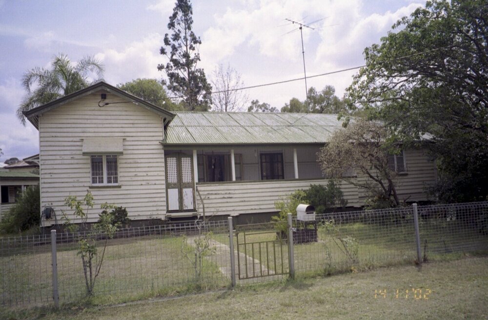 Unidentified building, Esk Shire Region, 2002