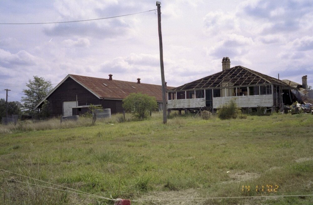Unidentified building, Esk Shire Region, 2002