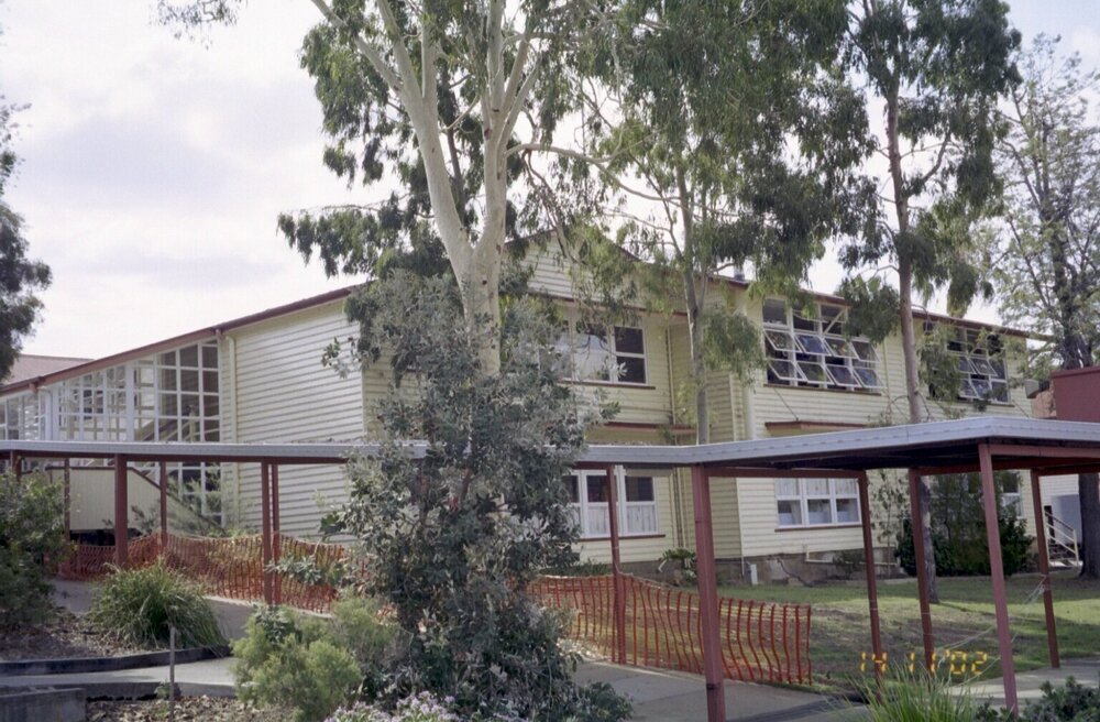 Unidentified building, Esk Shire Region, 2002