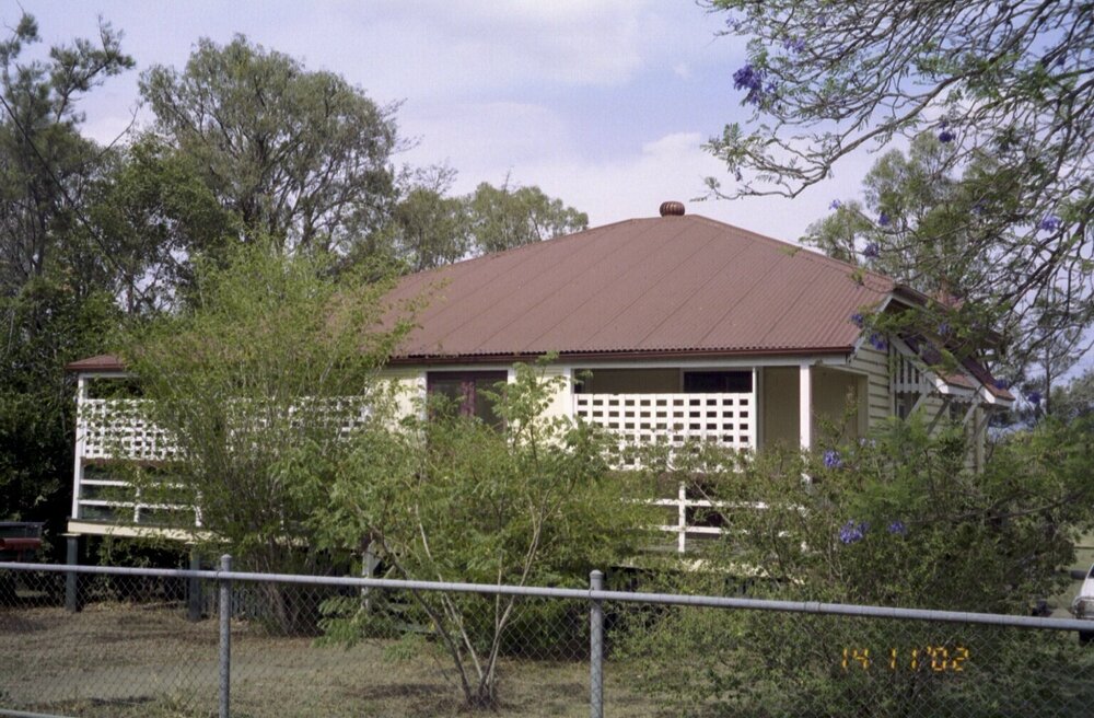 Unidentified building, Esk Shire Region, 2002